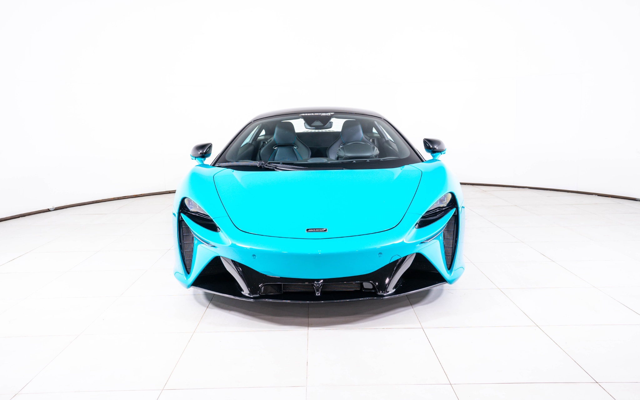 2023 McLaren Artura, photo 4