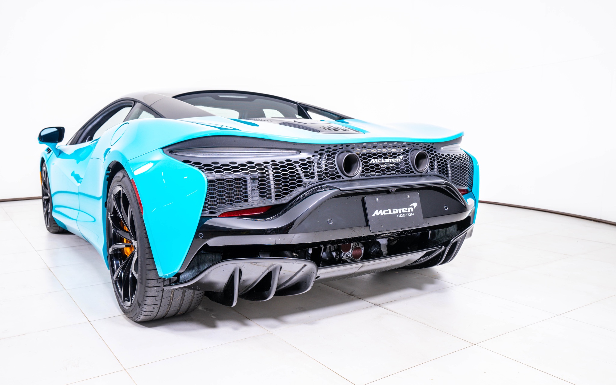 2023 McLaren Artura, photo 3